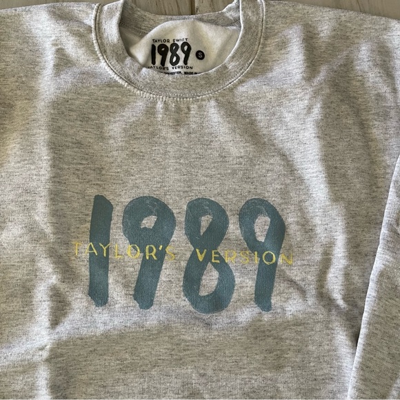 🩵TS 1989 TV Spotify Exclusive Crewneck🩵 - Picture 5 of 8